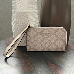 KATE SPADE Lucy Spade Flower Small L-Zip Wristlet Dark Beige/Gold Tone NEW